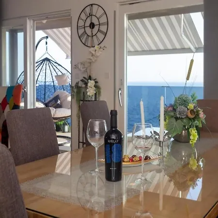 Slavena Apartment *